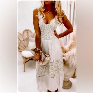 Adorable! NWT Velvet Rodeo Lace-Detail  Creamy White Dress - Size Small